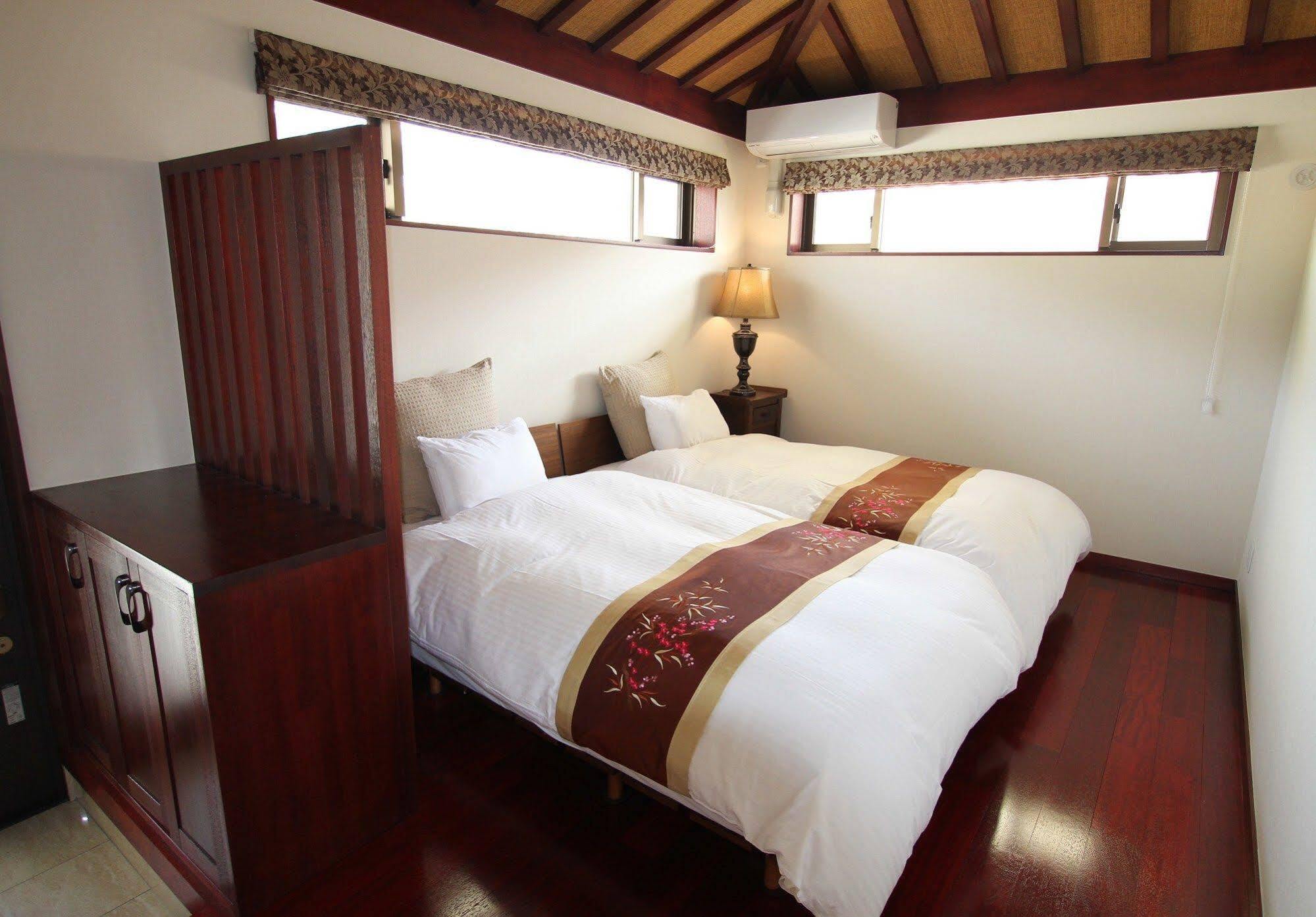 Hotel Ocean Hills Kouri à Nakijin Extérieur photo