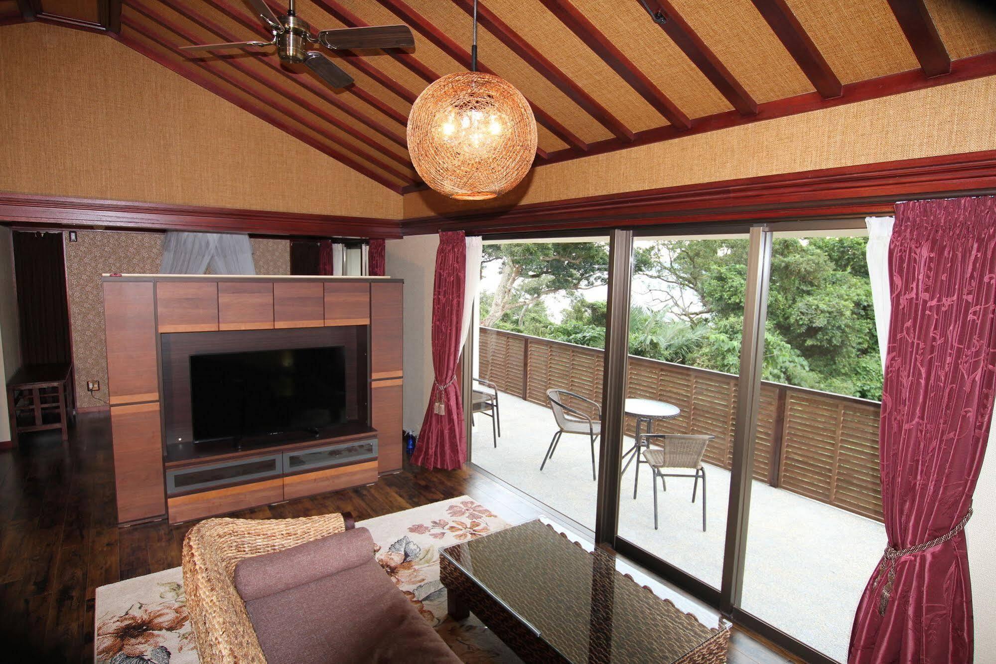Hotel Ocean Hills Kouri à Nakijin Extérieur photo
